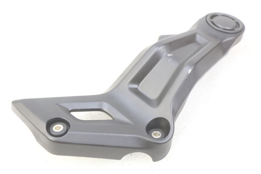 photo de CACHE CHASSIS LATERAL DROIT YAMAHA MT-07 MT07 700 (2018 - 2020) - Gros plan technique