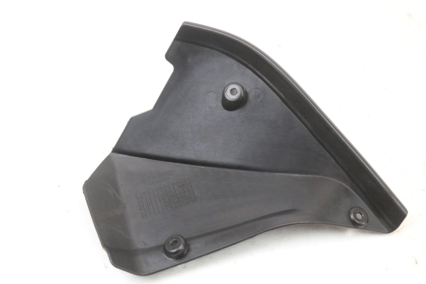 photo de CACHE CHASSIS LATERAL DROIT MOTO GUZZI NORGE 8V GT 1200 (2011 - 2016) - Zoom état d’usage