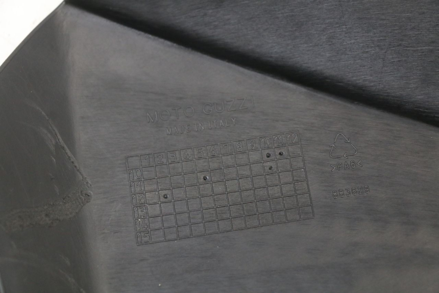 photo de CACHE CHASSIS LATERAL DROIT MOTO GUZZI NORGE 8V GT 1200 (2011 - 2016) - Autre angle de vue