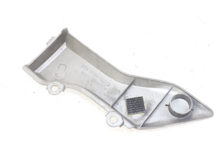 photo de CACHE CHASSIS LATERAL DROIT HONDA NTV DEAUVILLE ABS 700 (2007 - 2016) - Détail de la pièce