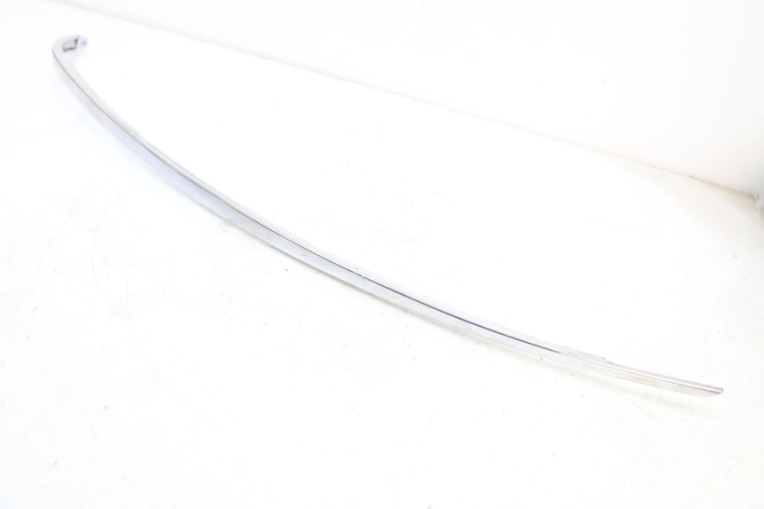 photo de CACHE CHASSIS LATERAL DROIT PEUGEOT DJANGO 125 (2014 - 2017) - Autre angle de vue