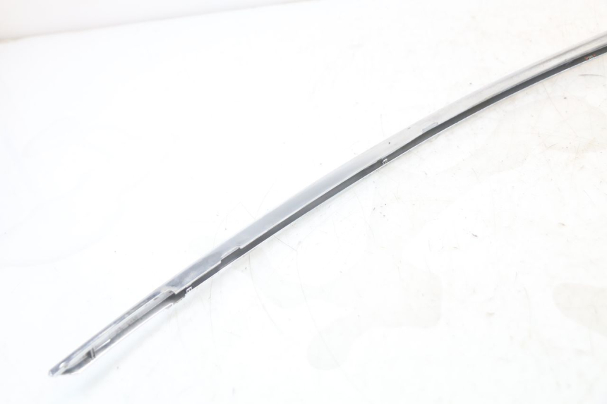 photo de CACHE CHASSIS LATERAL DROIT PEUGEOT DJANGO 125 (2014 - 2017) - Vue d’ensemble