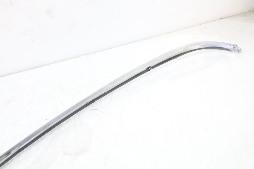 photo de CACHE CHASSIS LATERAL DROIT PEUGEOT DJANGO 125 (2014 - 2017) - Points de fixation