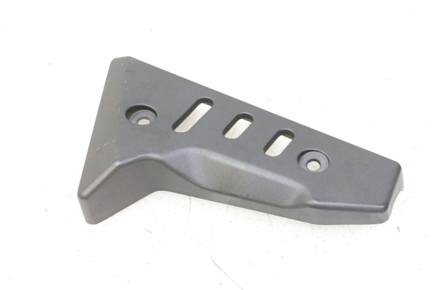 photo de CACHE CHASSIS LATERAL DROIT MAG POWER R-STREET 50 (2016 - 2025) - Zoom état d’usage