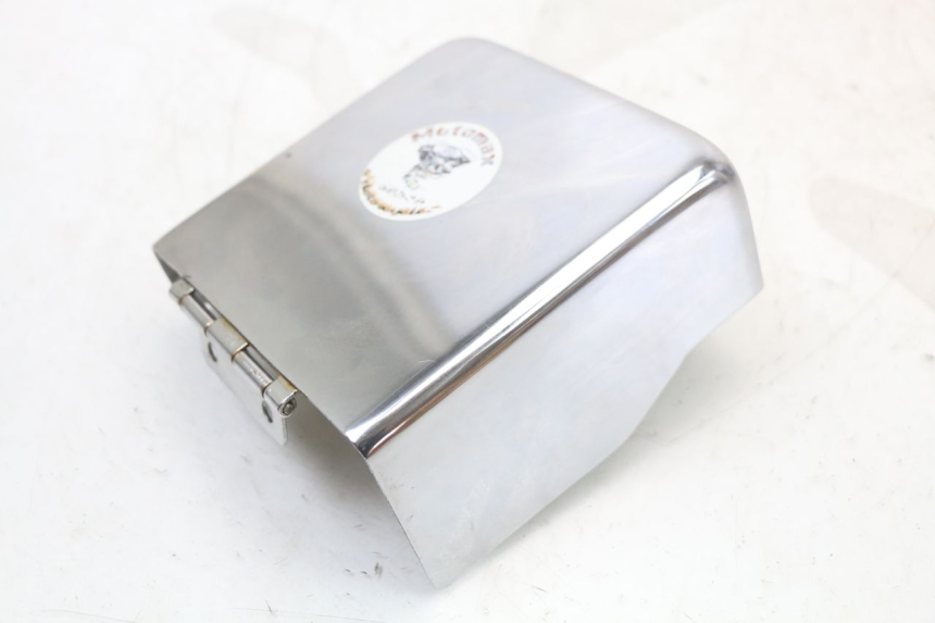 photo de CACHE CHASSIS LATERAL DROIT REGAL RAPTOR SPYDER 125 (2010 - 2018) - Zoom état d’usage