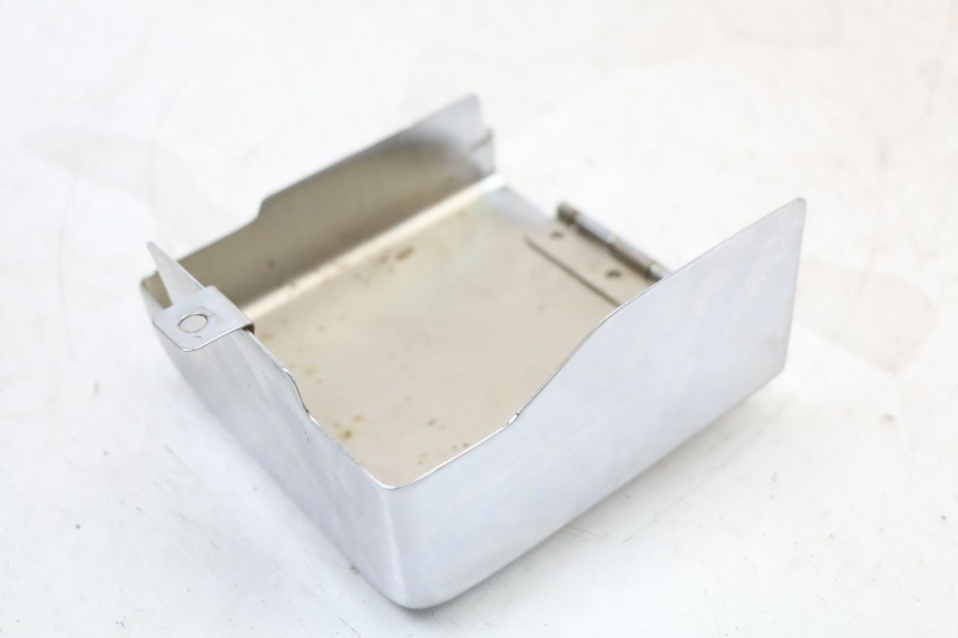 photo de CACHE CHASSIS LATERAL DROIT REGAL RAPTOR SPYDER 125 (2010 - 2018) - Vue d’ensemble