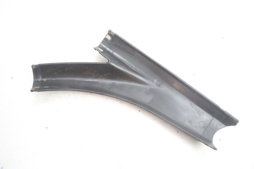 photo de CACHE CHASSIS LATERAL DROIT APOLLO RFZ 125 - Gros plan technique