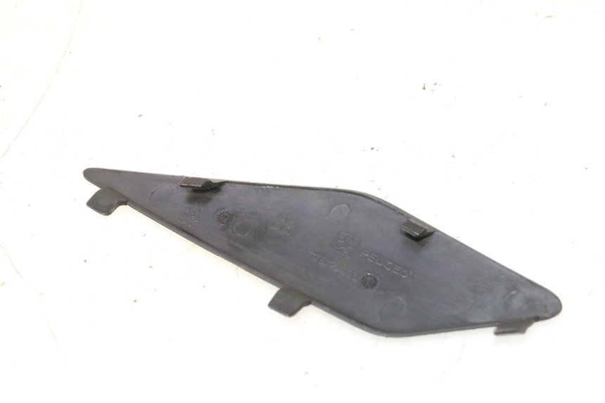 photo de CACHE CHASSIS LATERAL DROIT PEUGEOT SATELIS 125 (2013 - 2018) - Détail de la pièce