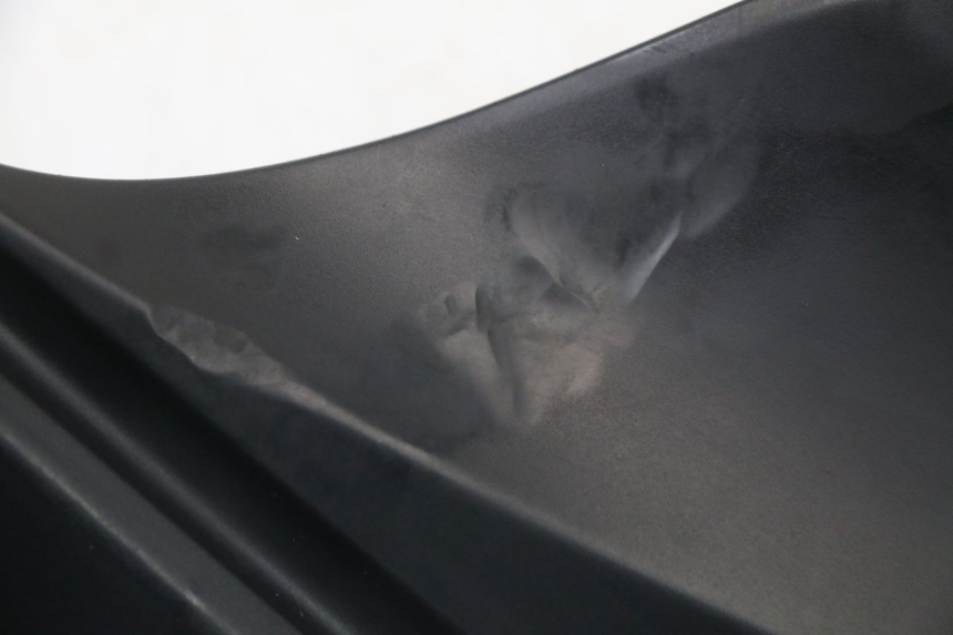 photo de CACHE CHASSIS LATERAL DROIT SUZUKI GSR 750 (2011 - 2017) - Zoom état d’usage