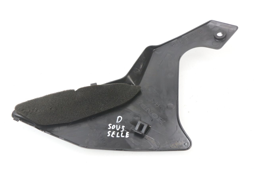 photo de CACHE CHASSIS LATERAL DROIT HONDA VFR F 1200 (2010 - 2015) - Zoom état d’usage
