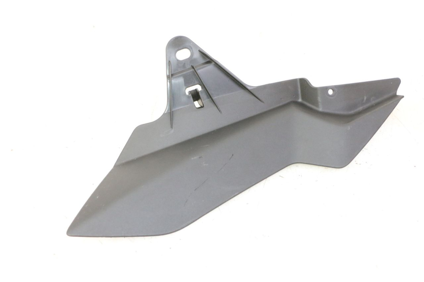 photo de CACHE CHASSIS LATERAL DROIT YAMAHA XMAX X-MAX 125 (2021 - 2025) - Détail de la pièce