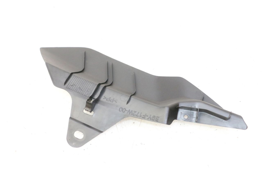 photo de CACHE CHASSIS LATERAL DROIT YAMAHA XMAX X-MAX 125 (2021 - 2025) - Autre angle de vue