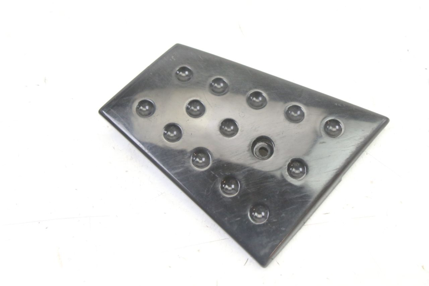 photo de CACHE CHASSIS LATERAL DROIT PIAGGIO XEVO - X EVO 125 (2007 - 2017) - Détail de la pièce