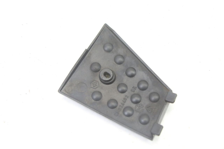 photo de CACHE CHASSIS LATERAL DROIT PIAGGIO XEVO - X EVO 125 (2007 - 2017) - Zoom état d’usage