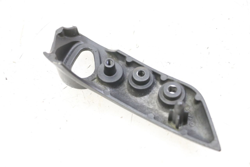 photo de CACHE CHASSIS LATERAL DROIT YAMAHA FZ6 FAZER S2 600 (2007 - 2011) - Zoom état d’usage