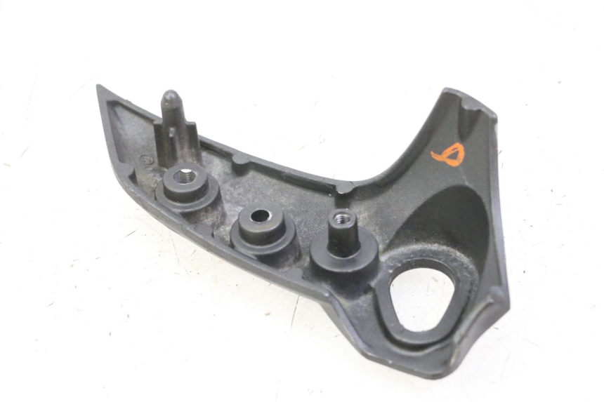 photo de CACHE CHASSIS LATERAL DROIT YAMAHA FZ6 FAZER S2 600 (2007 - 2011) - Autre angle de vue