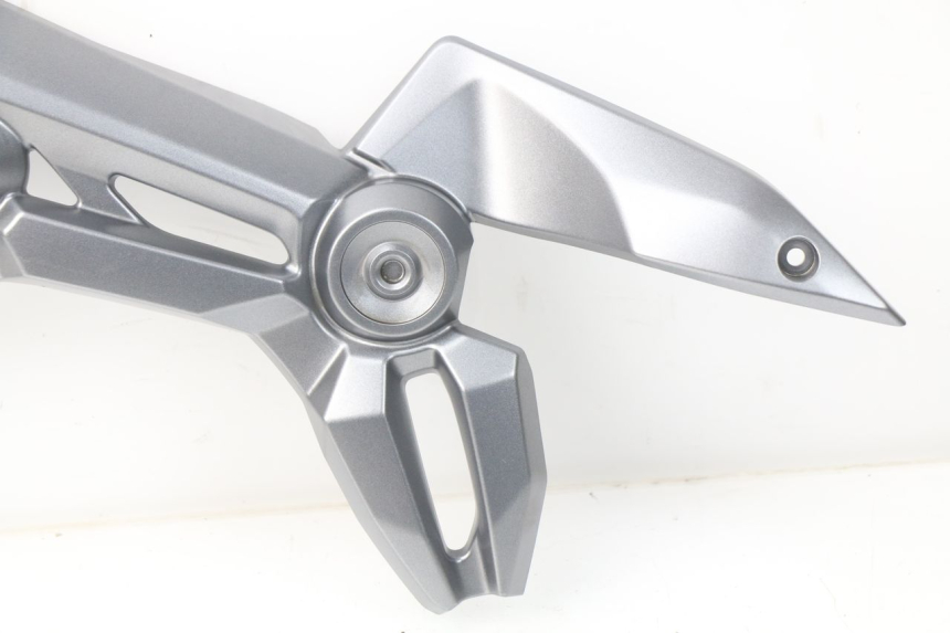 photo de CACHE CHASSIS LATERAL DROIT KAWASAKI Z Z900 900 (2017 - 2019) - Points de fixation