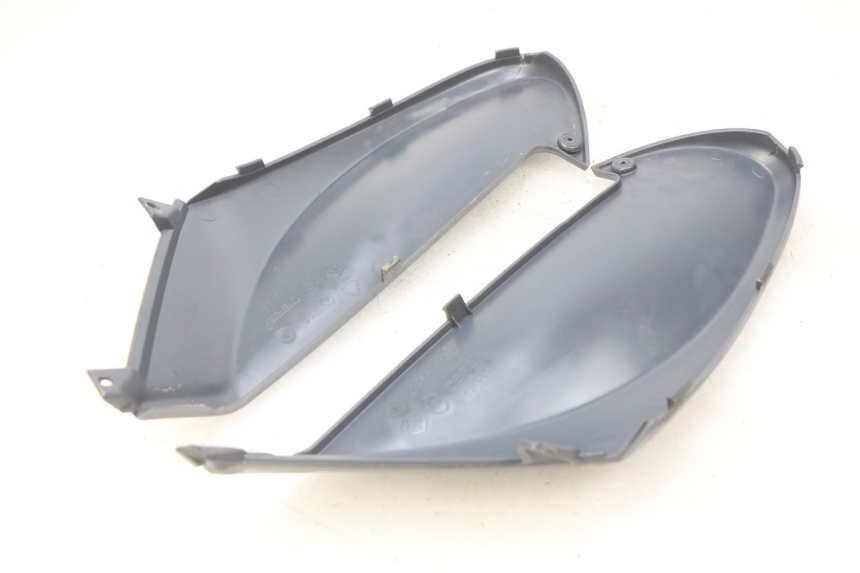 photo de CACHE CHASSIS LATERAL PIAGGIO FLY 100 (2006 - 2010) - Zoom état d’usage