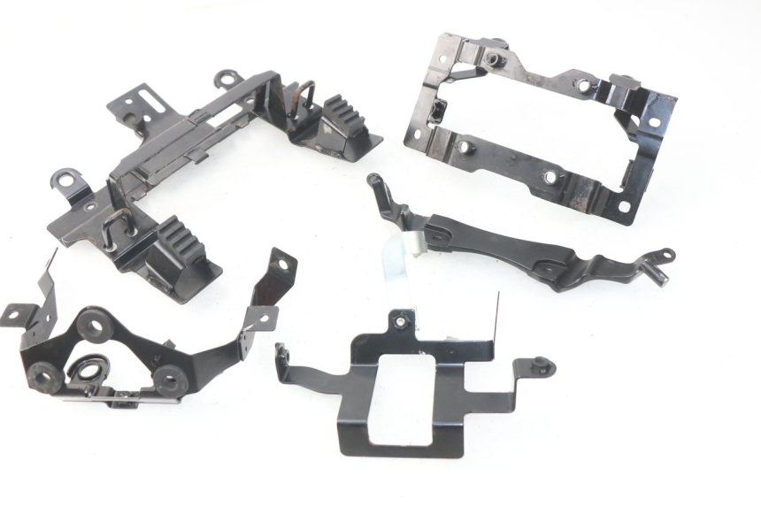 photo de CACHE CHASSIS LATERAL YAMAHA FZ8 800 (2010 - 2016) - Zoom état d’usage