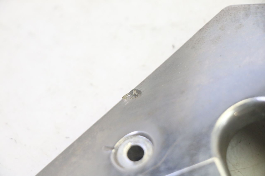 photo de CACHE CHASSIS LATERAL GAUCHE HYOSUNG GV AQUILA 125 (2000 - 2009) - Détail de la pièce