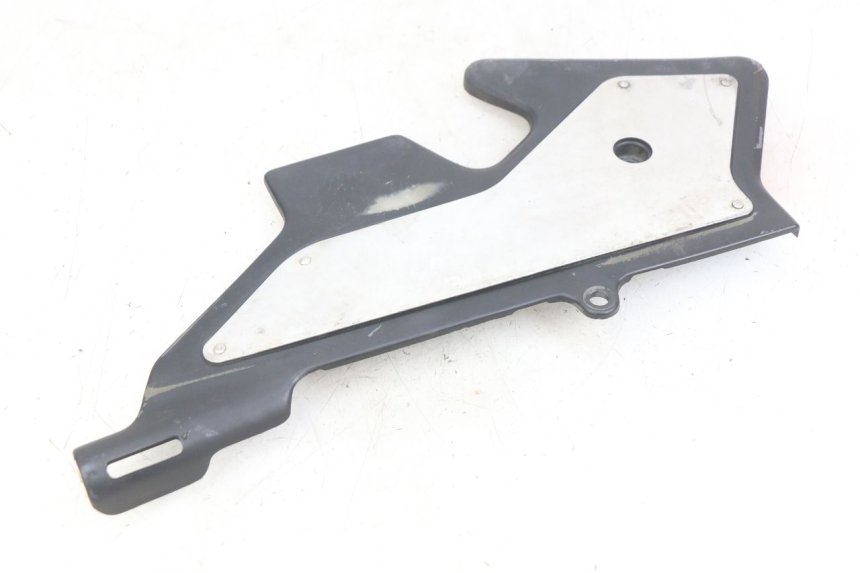 photo de CACHE CHASSIS LATERAL GAUCHE HONDA CBR F SC25 1000 (1989 - 1992) - Autre angle de vue