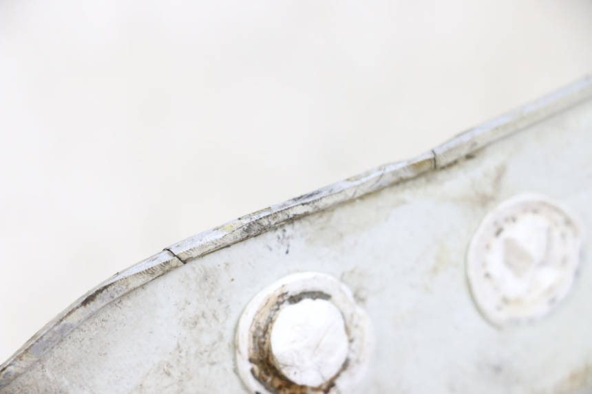 photo de CACHE CHASSIS LATERAL GAUCHE APRILIA CLASSIC 125 (1995 - 2001) - Zoom état d’usage