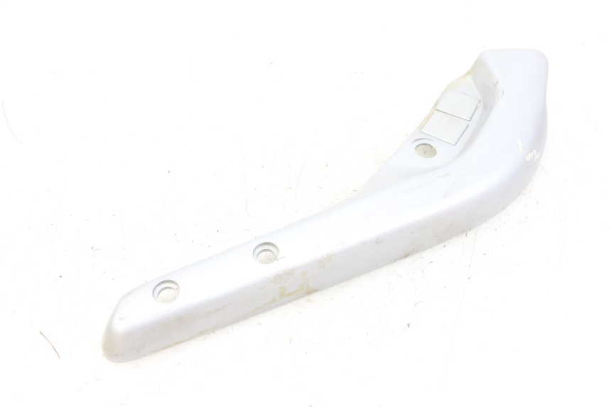 photo de CACHE CHASSIS LATERAL GAUCHE APRILIA CLASSIC 125 (1995 - 2001) - Points de fixation
