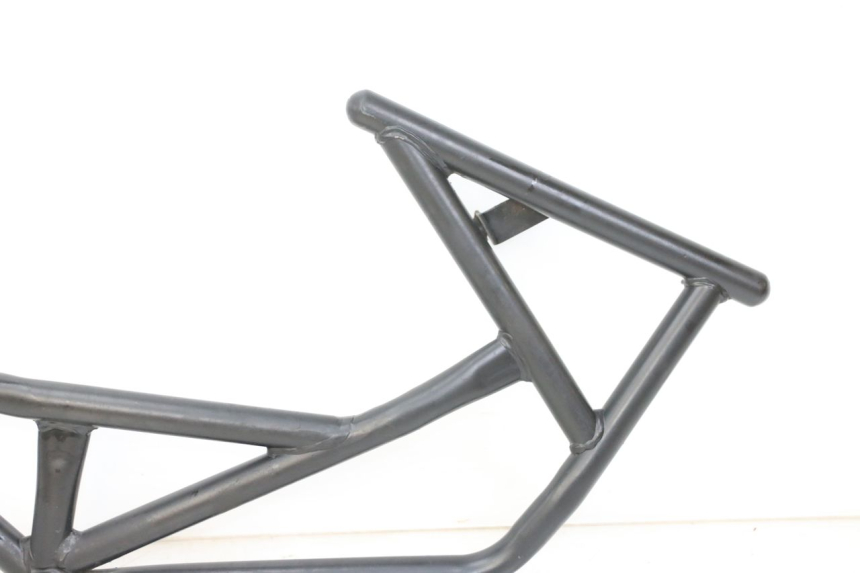 photo de CACHE CHASSIS LATERAL GAUCHE EBROH BRAVO GLE 1 (2020 - 2024) - Gros plan technique