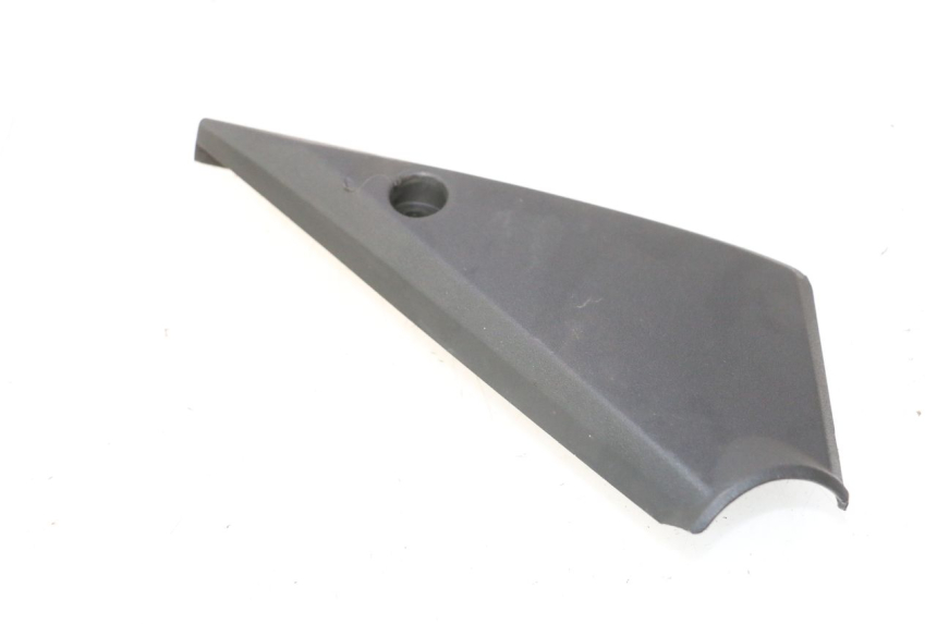 photo de CACHE CHASSIS LATERAL GAUCHE SUZUKI GSF N BANDIT 1200 (2001 - 2005) - Détail de la pièce