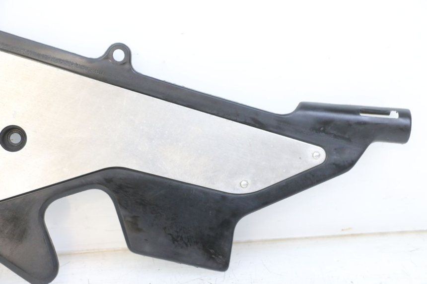 photo de CACHE CHASSIS LATERAL GAUCHE HONDA CBR F 1000 (1993 - 1996) - Vue d’ensemble