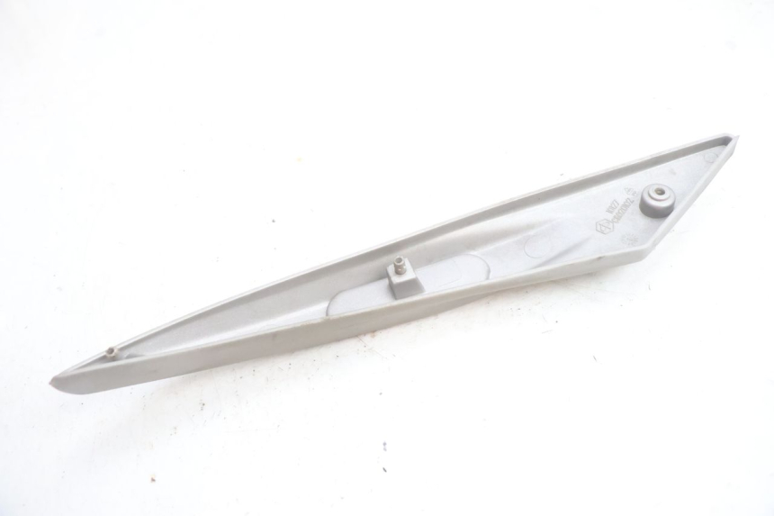 photo de CACHE CHASSIS LATERAL GAUCHE PIAGGIO LIBERTY 125 (1998 - 2008) - État de surface
