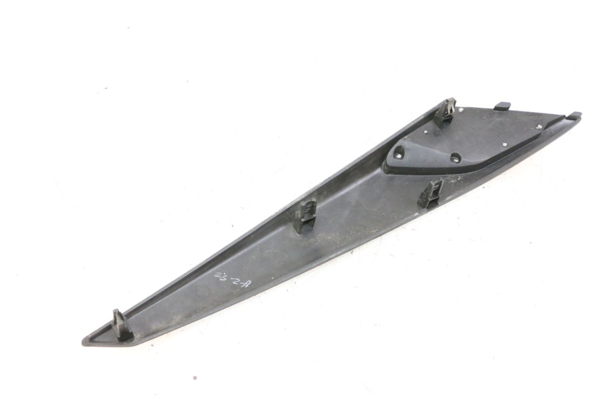 photo de CACHE CHASSIS LATERAL GAUCHE APRILIA SXR 50 (2021 - 2023) - Autre angle de vue