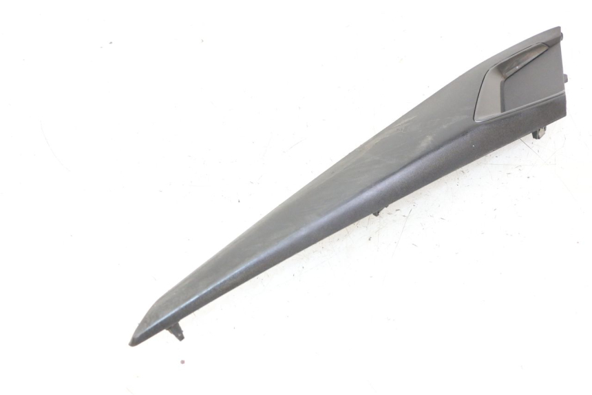 photo de CACHE CHASSIS LATERAL GAUCHE APRILIA SXR 50 (2021 - 2023) - Vue d’ensemble