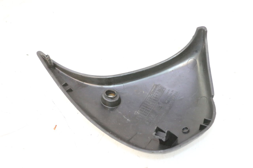 photo de CACHE CHASSIS LATERAL GAUCHE PEUGEOT TREKKER 50 (1995 - 2004) - Gros plan technique