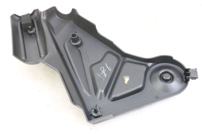 photo de CACHE CHASSIS LATERAL GAUCHE KAWASAKI VERSYS ABS 650 (2015 - 2018) - Zoom état d’usage