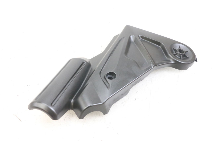 photo de CACHE CHASSIS LATERAL GAUCHE KAWASAKI VERSYS ABS 650 (2015 - 2018) - Points de fixation