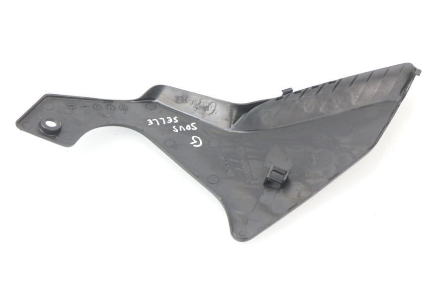 photo de CACHE CHASSIS LATERAL GAUCHE HONDA VFR F 1200 (2010 - 2015) - Zoom état d’usage