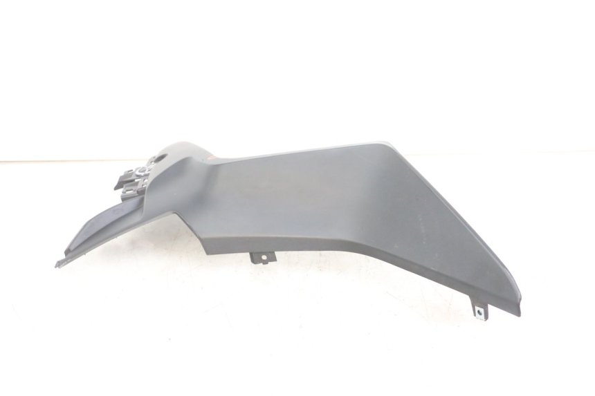 photo de CACHE CHASSIS LATERAL GAUCHE YAMAHA XMAX X-MAX ABS 125 (2017 - 2020) - Pièce contrôlée