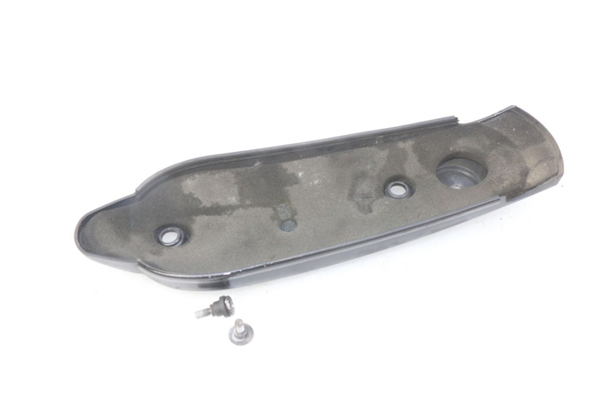 photo de CACHE CHASSIS LATERAL GAUCHE YAMAHA XP T-MAX TMAX 500 (2004 - 2007) - Gros plan technique