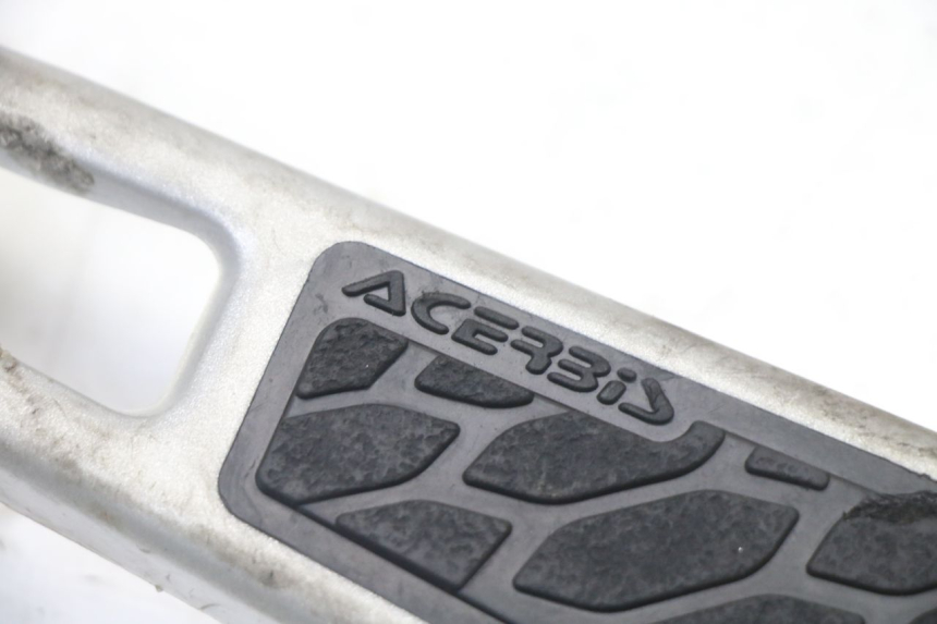 photo de CACHE CHASSIS LATERAL GAUCHE YAMAHA YZ 125 (2006 - 2016) - Autre angle de vue