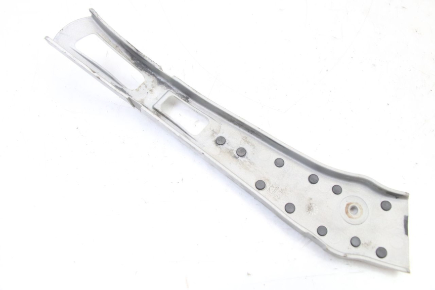 photo de CACHE CHASSIS LATERAL GAUCHE YAMAHA YZ 125 (2006 - 2016) - Gros plan technique