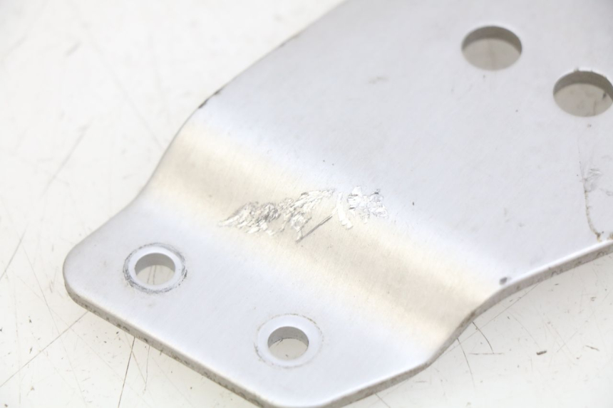 photo de CACHE CHASSIS LATERAL GAUCHE KAWASAKI Z 750 (2007 - 2013) - Gros plan technique