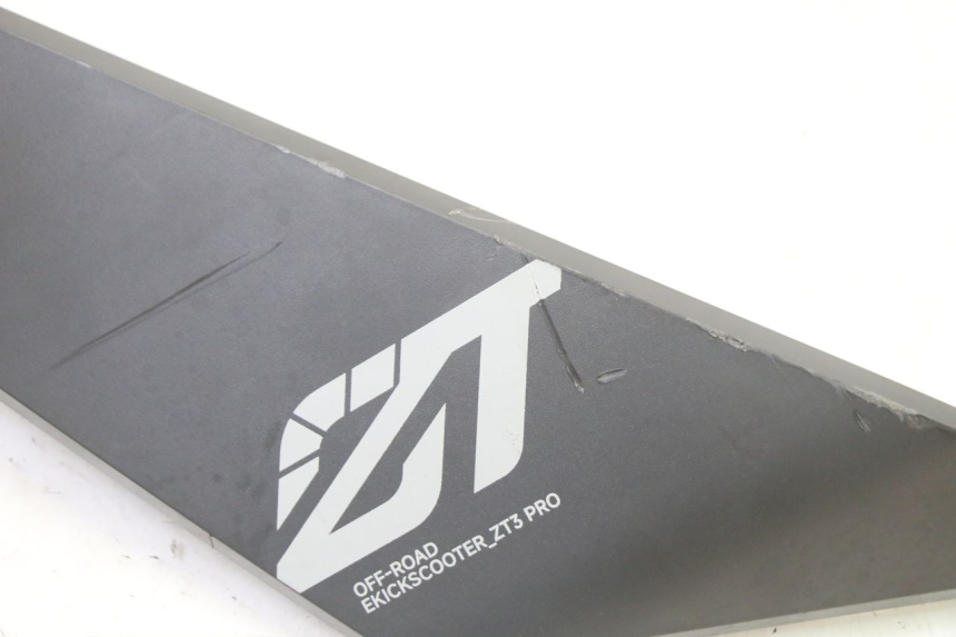 photo de CACHE CHASSIS LATERAL GAUCHE SEGWAY NINEBOT ZT3 PRO 1 - Détail de la pièce