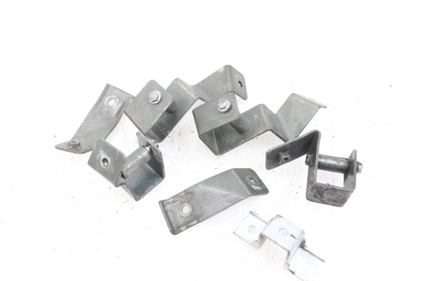 photo de CACHE CHASSIS LATERAL HYOSUNG GTR 125 (2006 - 2008) - Zoom état d’usage