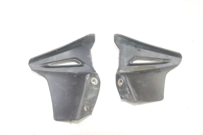 photo de CACHE CHASSIS LATERAL KAWASAKI KXF KX-F 250 (2017 - 2019) - Zoom état d’usage