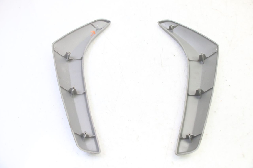 photo de CACHE CHASSIS LATERAL PIAGGIO LIBERTY 4T 50 (2009 - 2015) - Vue d’ensemble