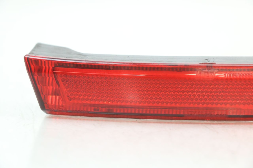 photo de CACHE CHASSIS LATERAL PIAGGIO MP3 125 (2006 - 2014) - Zoom état d’usage