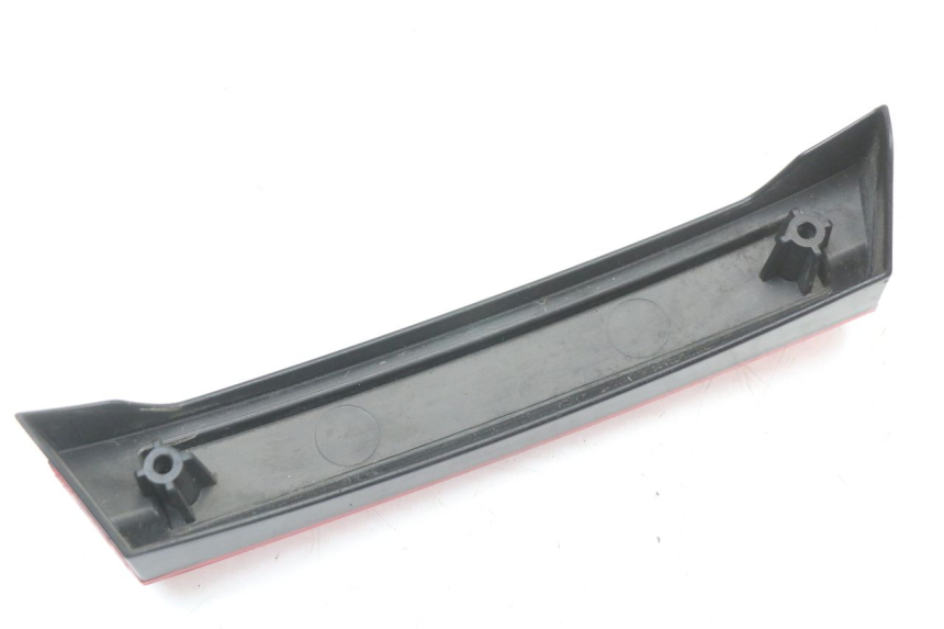 photo de CACHE CHASSIS LATERAL PIAGGIO MP3 125 (2006 - 2014) - Points de fixation