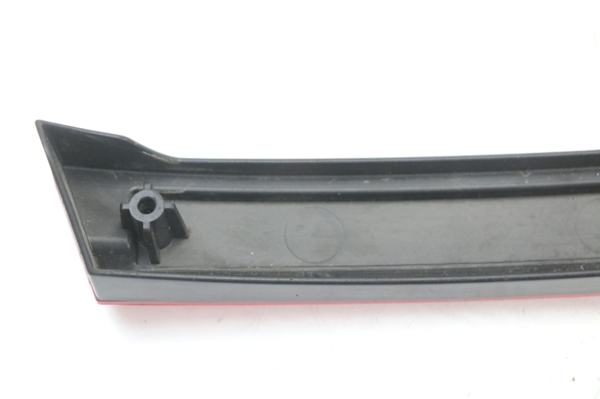 photo de CACHE CHASSIS LATERAL PIAGGIO MP3 125 (2006 - 2014) - État de surface