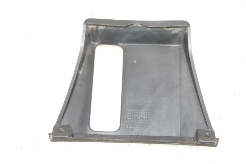photo de CACHE CHASSIS LATERAL PIAGGIO MP3 500 (2014 - 2017) - Détail de la pièce